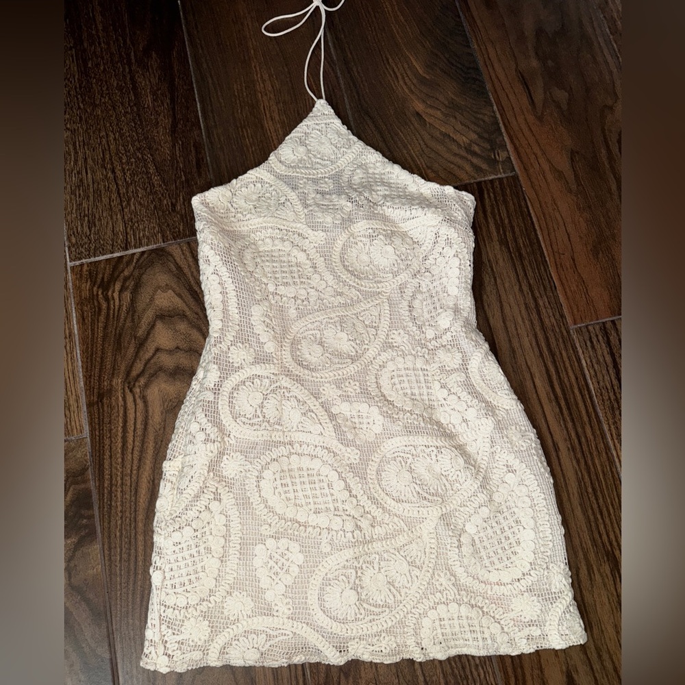 PLT CREAM TEXTURED TIE HALTERNECK BODYCON DRESS